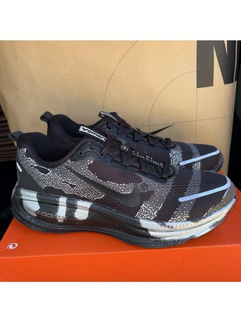 NEW Nike Vomero 18 “Disrupt Pack” Iron Grey Black IQ3925-001 Men's Size 9.5